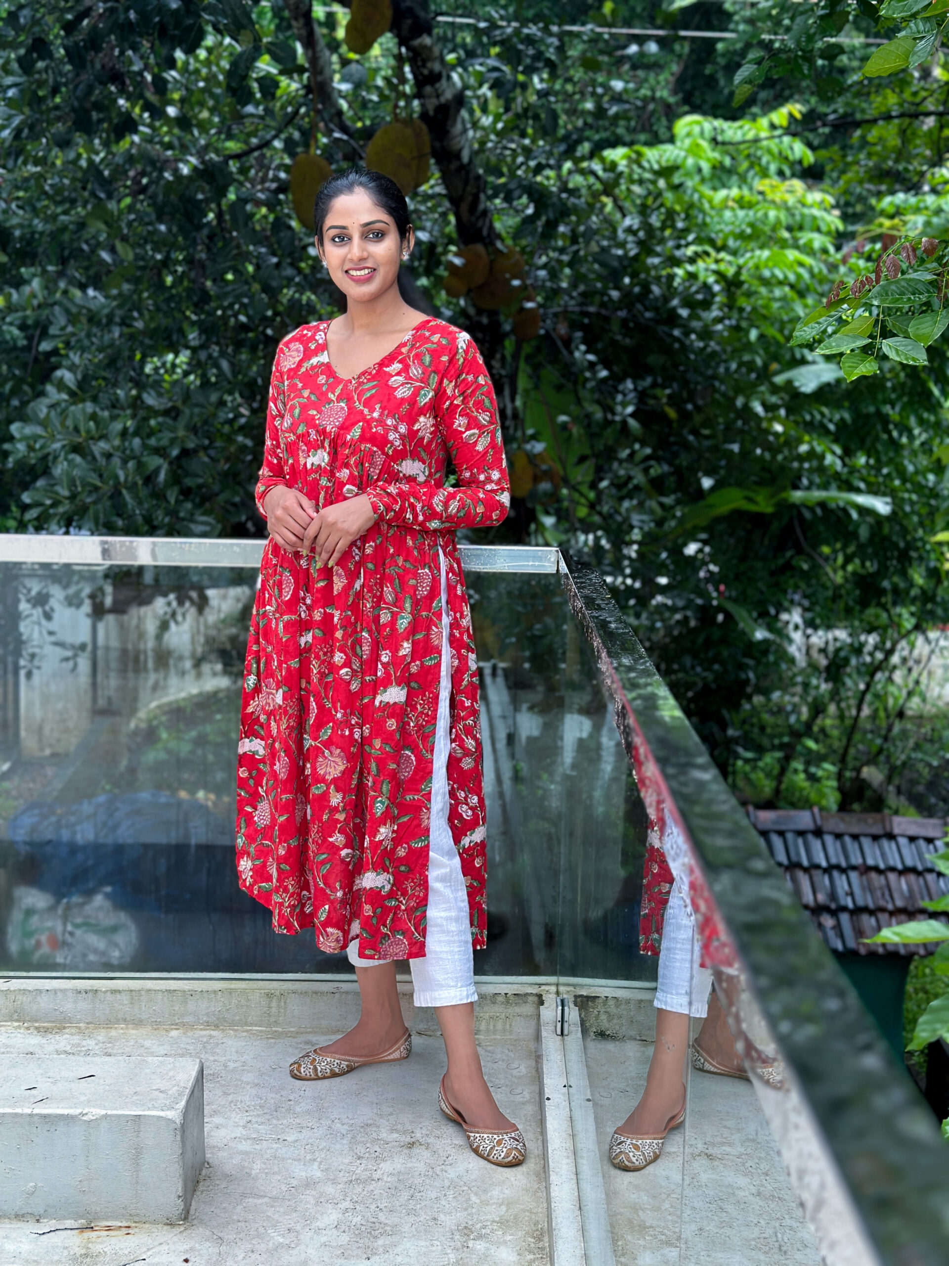 ziyana_thewestloom_redkurta2