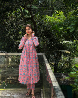 maria_thewestloom_pink_floral_kurtaset1