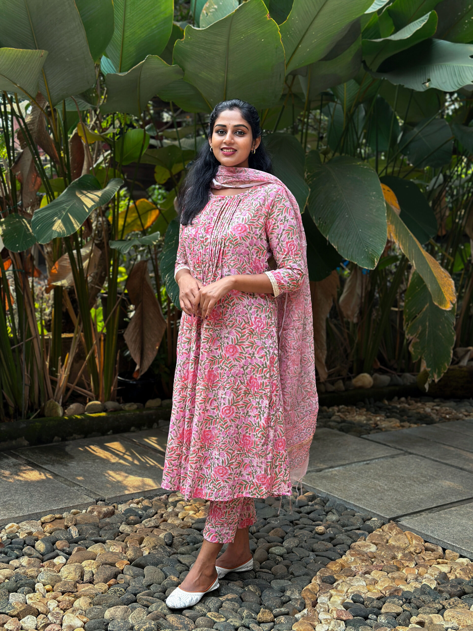 Aniharika_thewestloom_pink-salwar_suit_2