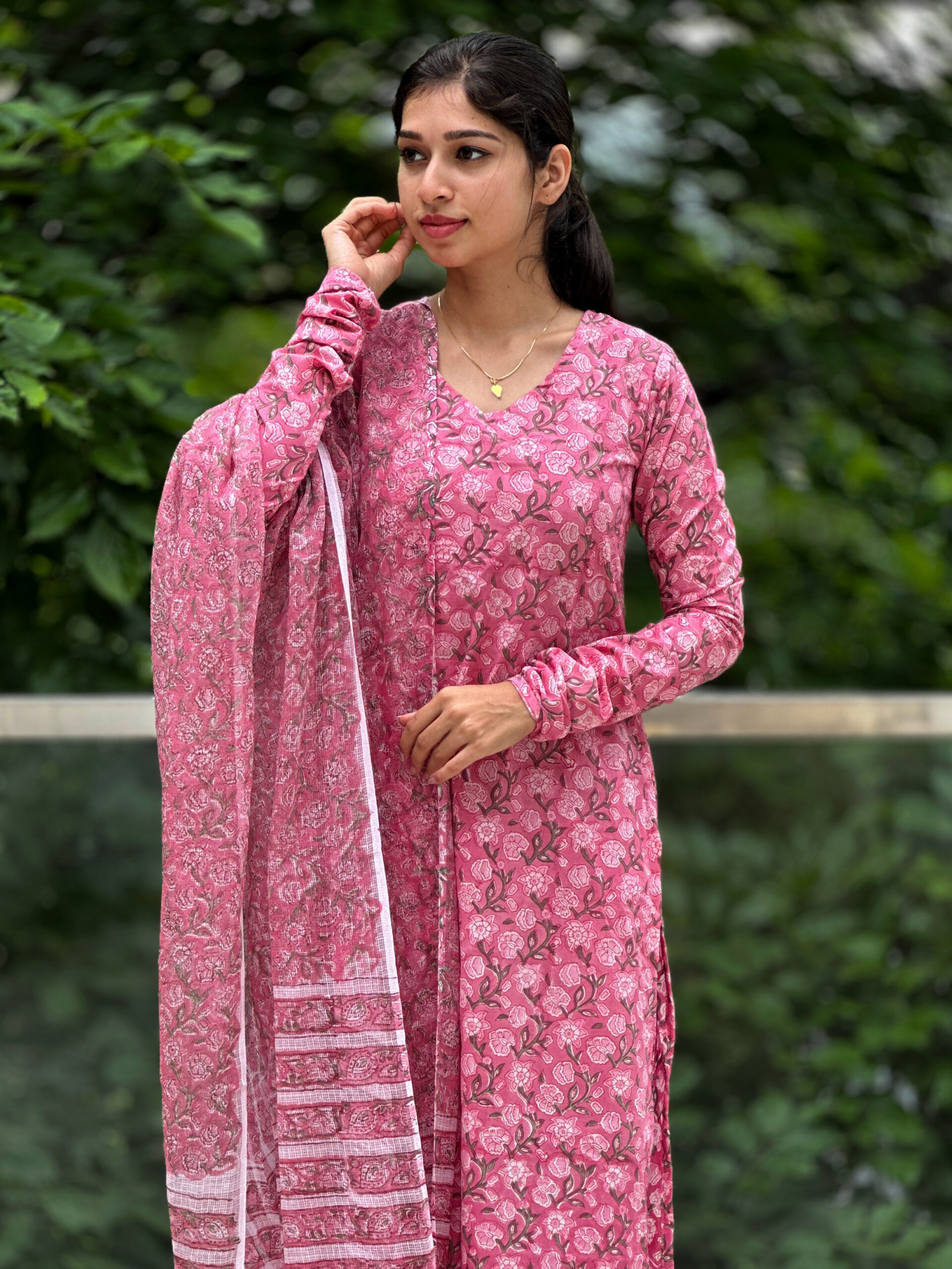 Mishka_thewestloom_pink_salwar (1)