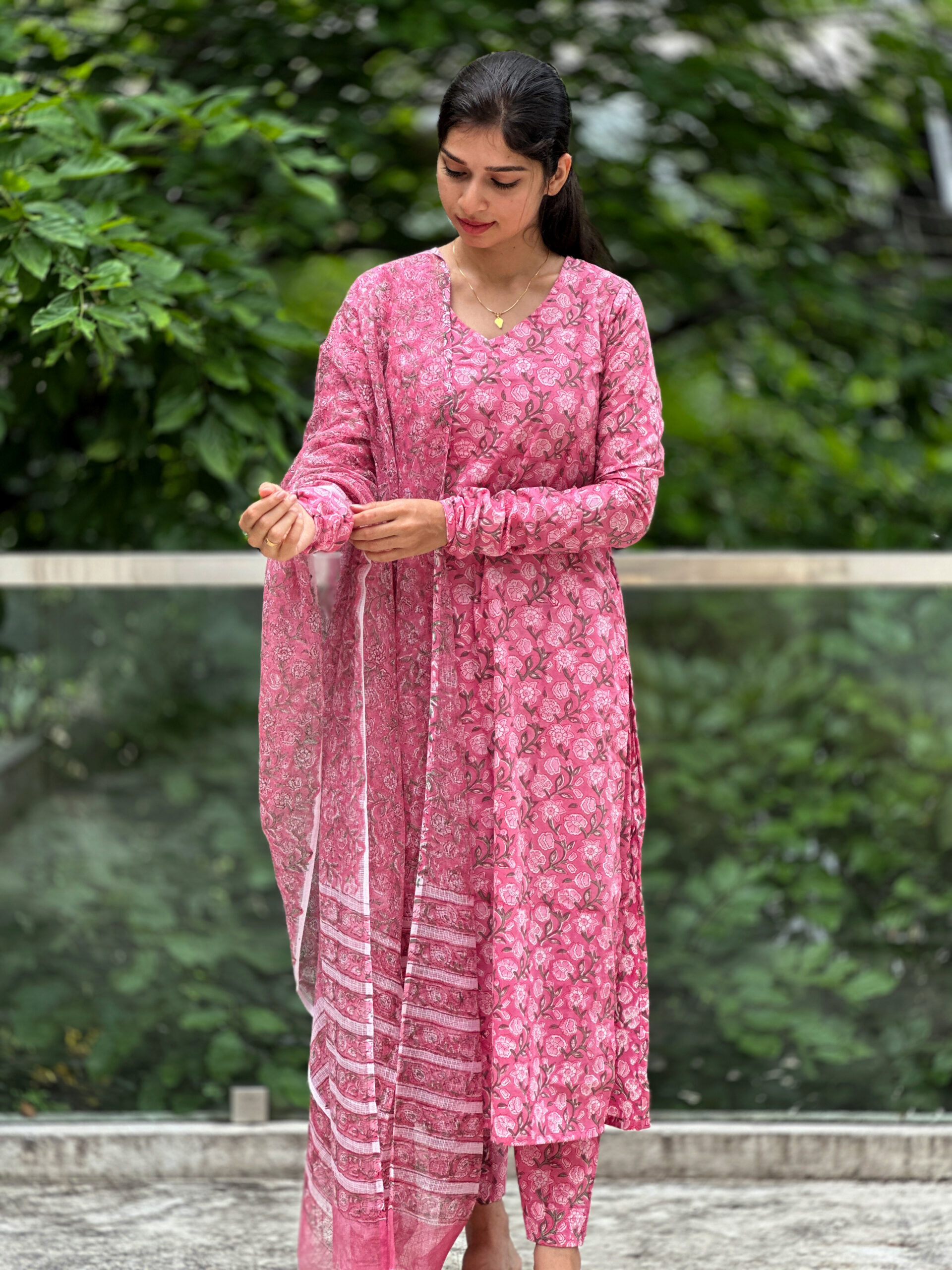 Mishka_thewestloom_pink_salwar (2)