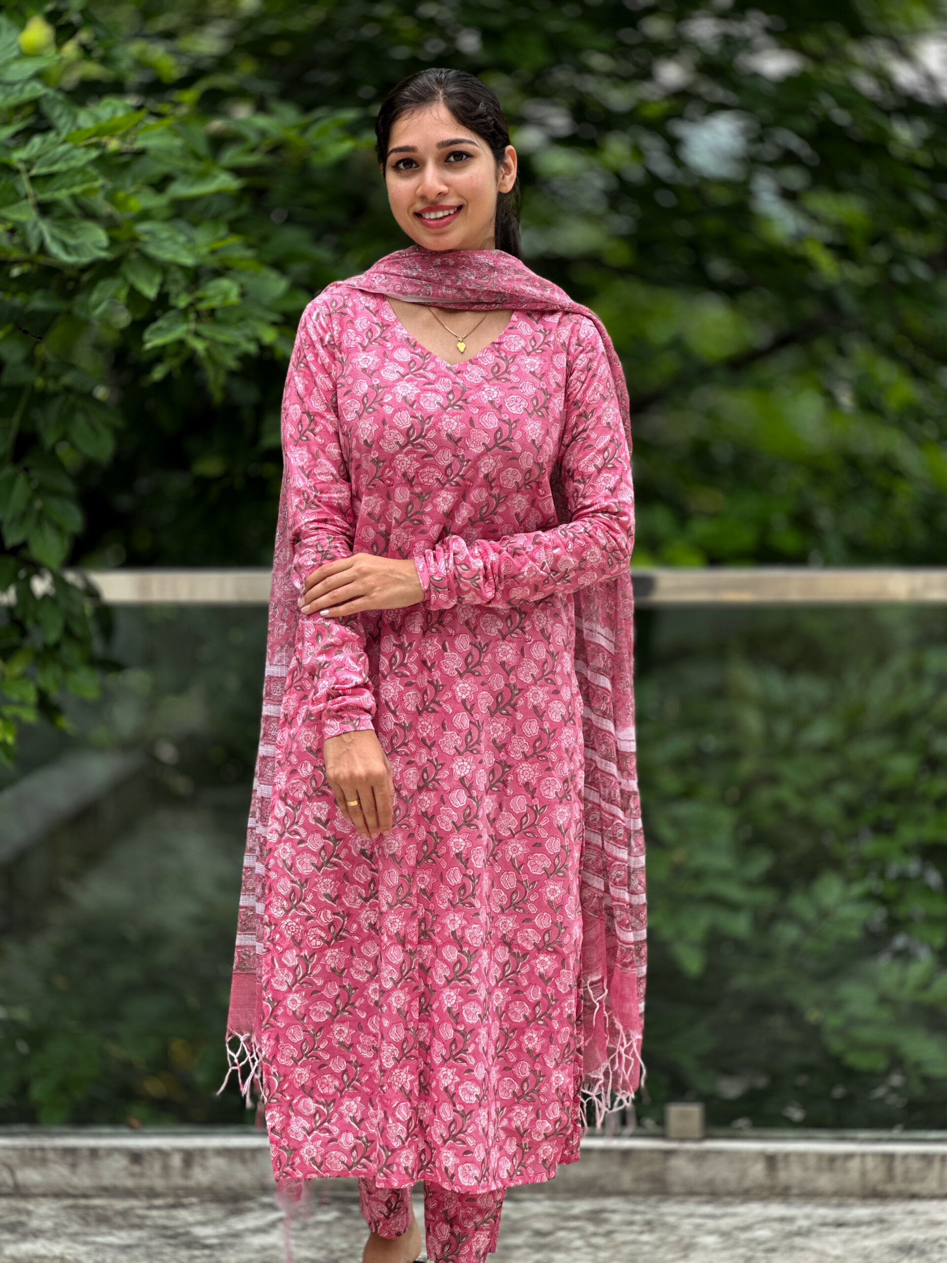 Mishka_thewestloom_pink_salwar (4)