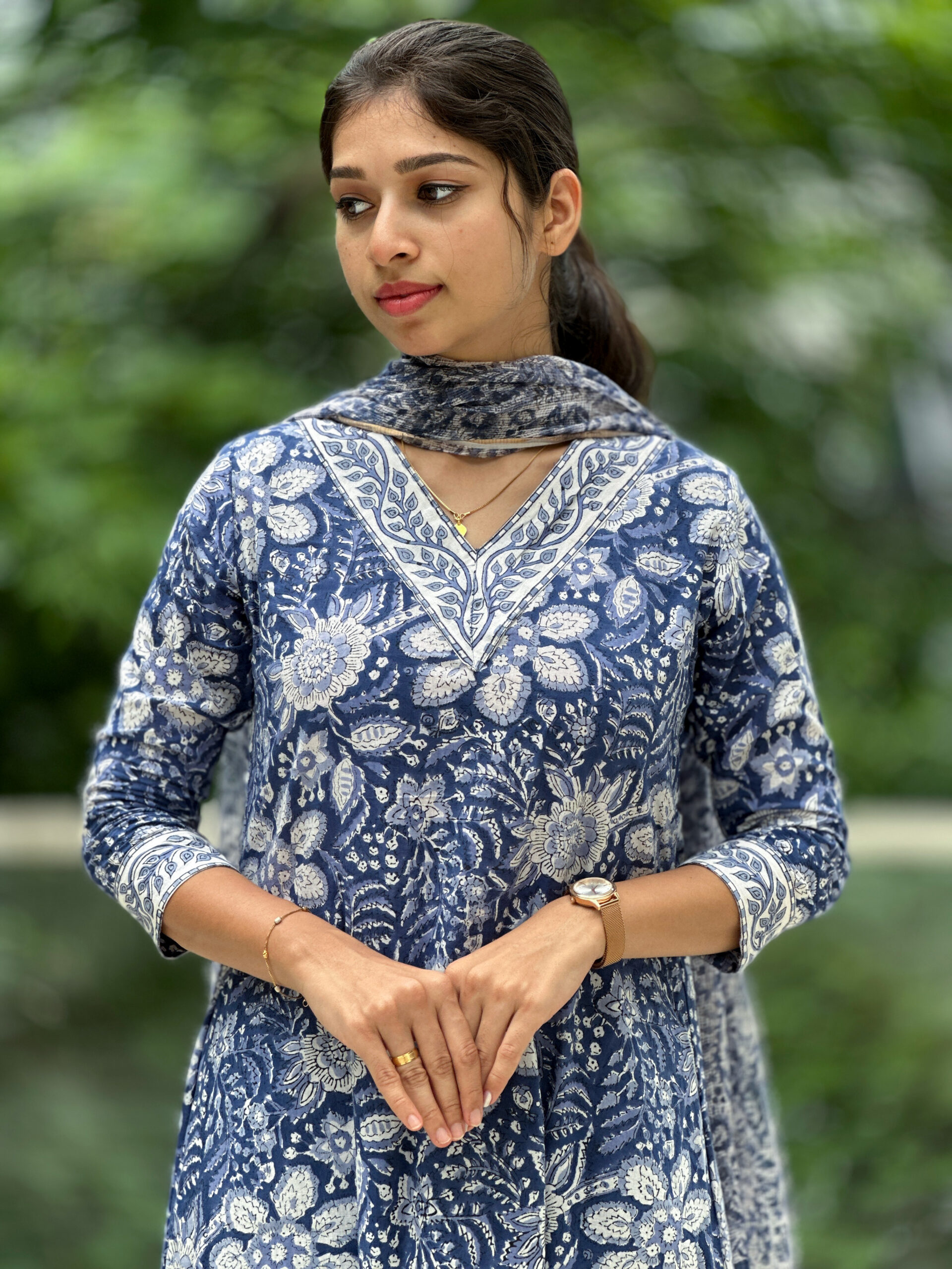 saarinikaa1_bluesalwar_thewestloom_2