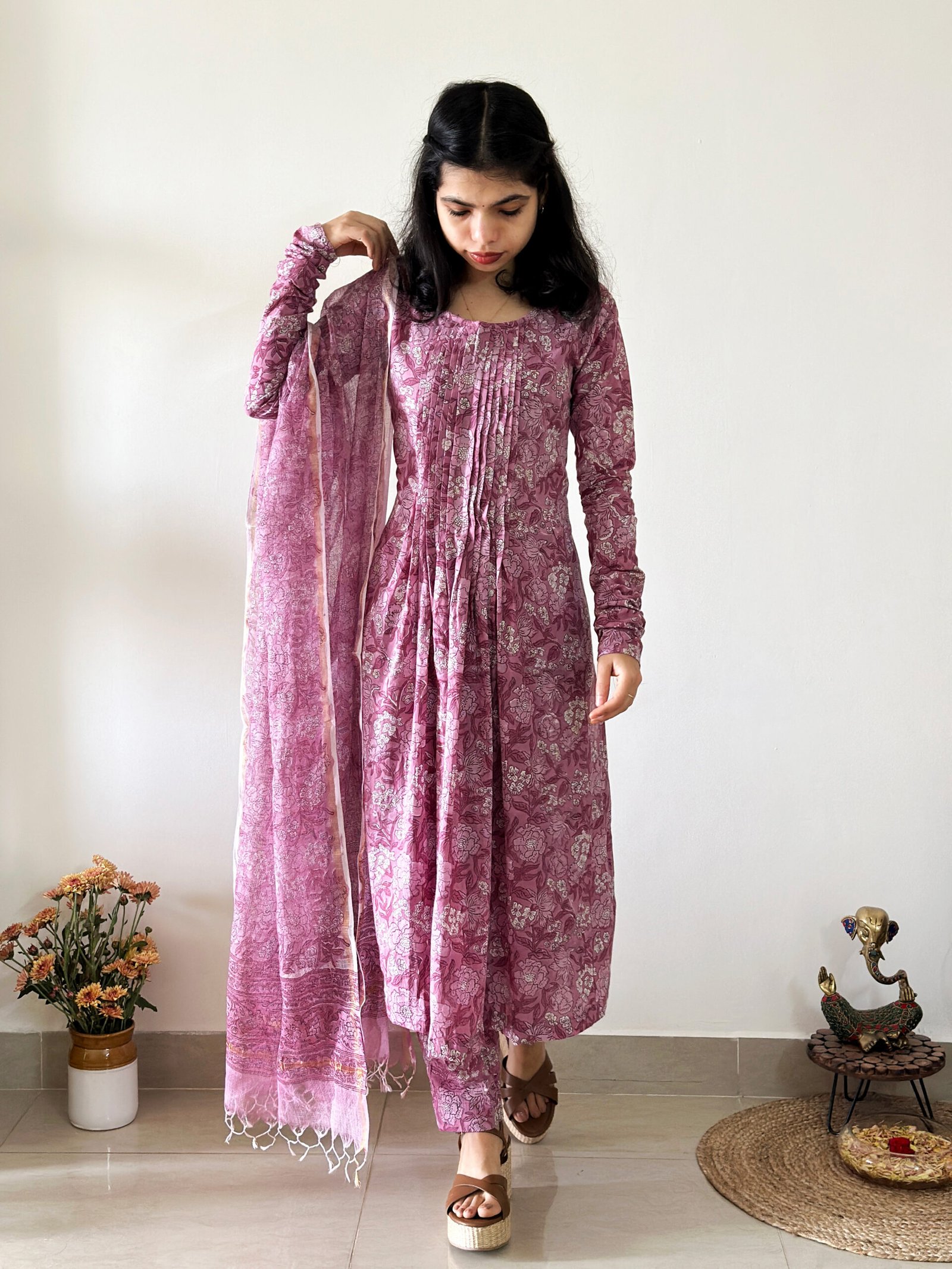 Gulzarr_thewestloom_pink_pintucksalwar_2